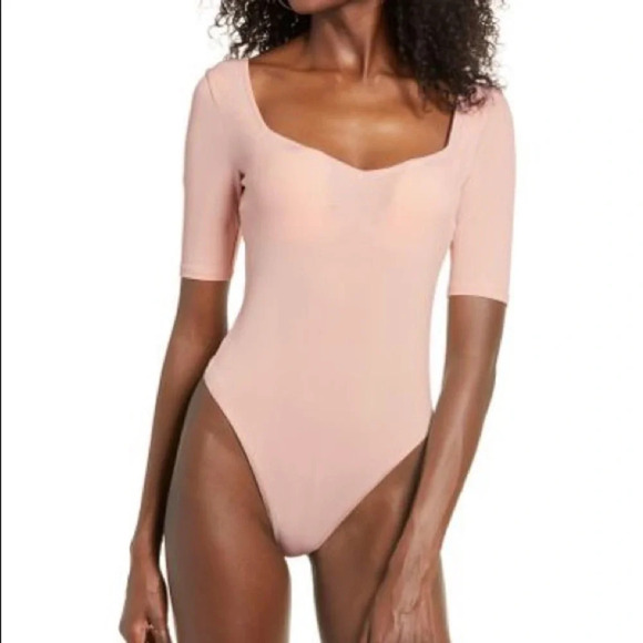 Leith Tops - PRICE FIRM Leith Sweetheart Neck Bodysuit in Pink Smoke
